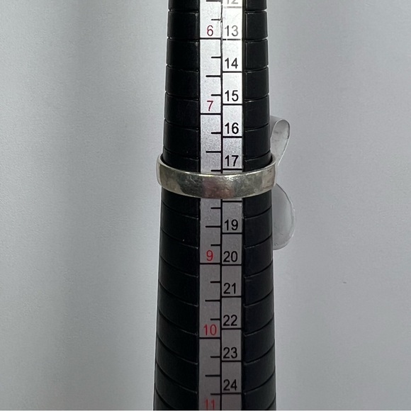 Tiger Eye 925 Gemstone Ring size 7.75 - Picture 2 of 3